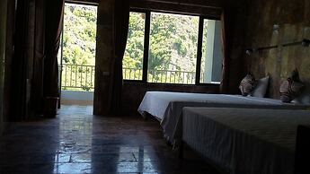 Limestone View Homestay