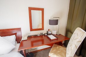 Benefit Plaza Congress Hotel