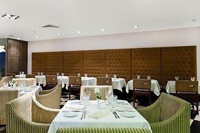 Benefit Plaza Congress Hotel