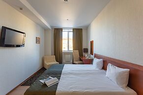 Benefit Plaza Congress Hotel