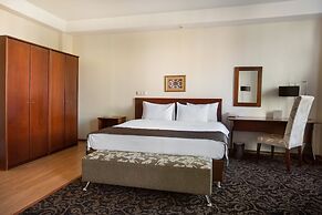 Benefit Plaza Congress Hotel
