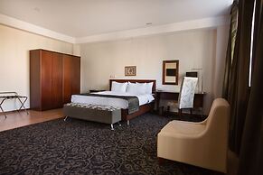 Benefit Plaza Congress Hotel