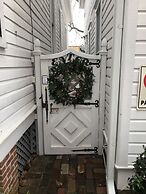 John Thomas Bed and Bath