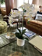 John Thomas Bed and Bath