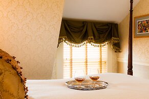 The Village Inn of Woodstock