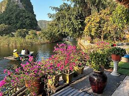 Tam Coc Bungalow