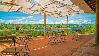 Villas del Lago Lake Resort & Campground