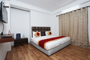 OYO 8985 Summer King