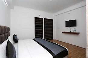 OYO 8985 Summer King