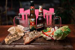 Hotel & Suites Cerro Rojo