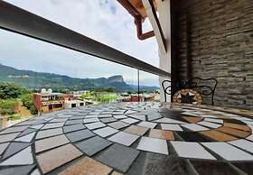 Hotel & Suites Cerro Rojo