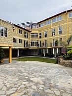 Hotel & Suites Cerro Rojo