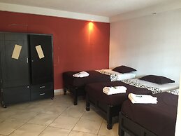 Hotel & Suites Cerro Rojo