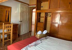 Hotel & Suites Cerro Rojo