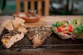 Hotel & Suites Cerro Rojo