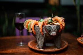 Hotel & Suites Cerro Rojo