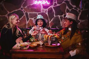 Hotel & Suites Cerro Rojo