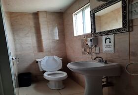 Hotel & Suites Cerro Rojo