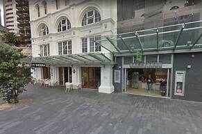 Beautiful Apartment With Patio