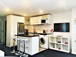 Beautiful Apartment With Patio