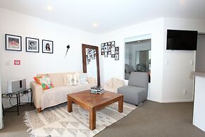 Beautiful Apartment With Patio