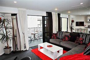 Beautiful Apartment With Patio