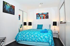 Beautiful Apartment With Patio