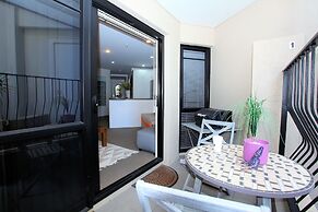 Beautiful Apartment With Patio