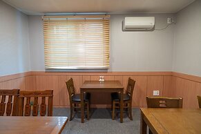 Gyeongpodae The Hotel Business