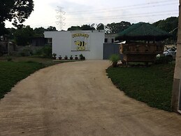 Bumblebee Inn