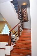 Deluxe 4BR Penthouse By Unique Towers