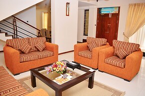 Deluxe 4BR Penthouse By Unique Towers