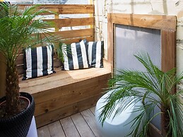 Chez Laurence Du Tilly