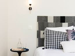 Chez Laurence Du Tilly