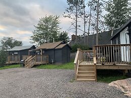 Glen Garry Motel and Cottages