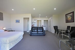 Curio Bay Salt House Motel