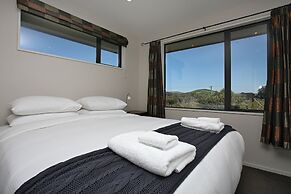 Curio Bay Salt House Motel