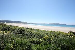 Curio Bay Salt House Motel