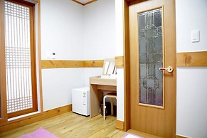 Heungbuga Hanok Guesthouse