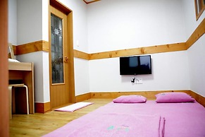 Heungbuga Hanok Guesthouse