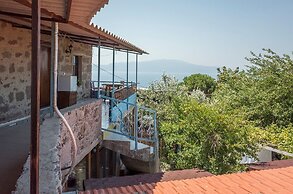 Assos Akropol Pansiyon