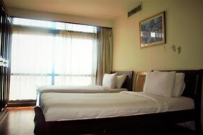 Queens Service Suite at Times Square