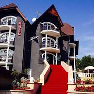 Shadow Boutique Hotel & Spa