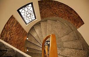 Frida Suites and Aparts