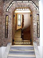 Frida Suites and Aparts