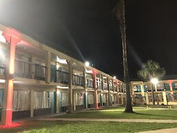 Econo Lodge Inn & Suites Hardeeville I-95