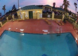 Econo Lodge Inn & Suites Hardeeville I-95