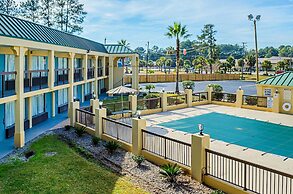 Econo Lodge Inn & Suites Hardeeville I-95