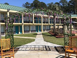 Econo Lodge Inn & Suites Hardeeville I-95