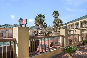 Econo Lodge Inn & Suites Hardeeville I-95